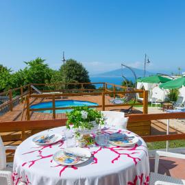 Appartamento in Villa vista Golfo, Jacuzzi privata, hotel a Massa Lubrense