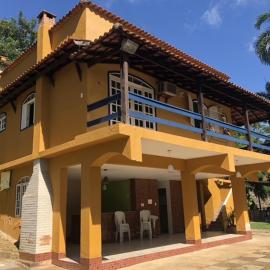 Linda Casa em Dorândia Barra do Pirai、Dorândiaのホテル