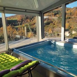 LOZEN avec piscine privée intérieure, hotel u gradu 'Fréland'