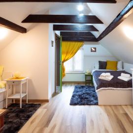 Apartment Grič with Sauna, hotel in Stari Trg pri Ložu