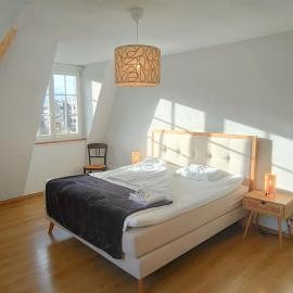 2 min vom Bahnhof, Stadt nah, Modern, bequem,
