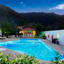 Artemis Bungalows, hotell i Stafylos