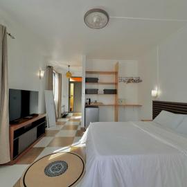 V&V Apartment, hotel a Belle Mare