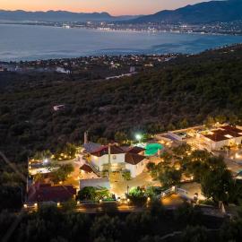 Villa Needa's - Freedom with private pool, hotel in Verga Kalamata
