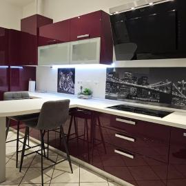 LUXURY STATION APARTMENT