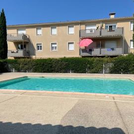LE NID PROVENÇAL, Rez de Jardin, Piscine et Terrasse, proche Avignon