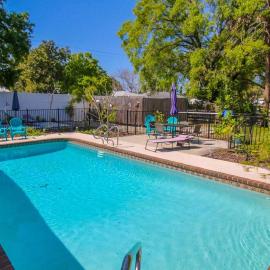 Amazing 3 BR private pool home near Anna Maria Island - 7th Heaven, готель у місті Брейдентон