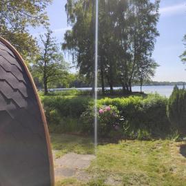 Glamping POD am See, hotel en Wittenborn