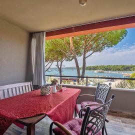 Apartments Oliveto - Calming Sea View, готель у місті Медулин