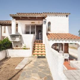 Casita en Empuriabrava con jardin AV-17, Hotel in Girona