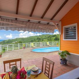 Bungalow avec piscine au cœur de la Campagne Oge, hotell i Sainte-Marie