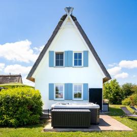 C 7 Premium Reethaus Marvin mit eigenem Whirlpool und Sauna, hotel di Gramkow