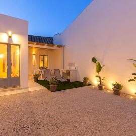 Vico II - Exclusive house with garden