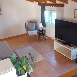 Cosy Loft Apartment, Argyrades
