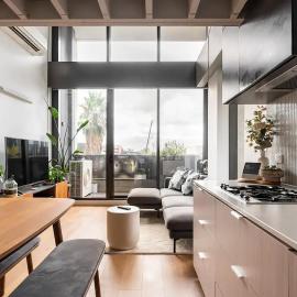 Centrally Located Modern Loft w Free Parking, Infinity Pool, Workspace
