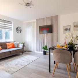 High Trees Place - 2 Bed Ground Floor Flat with free Parking, hotel Whetstone-ban