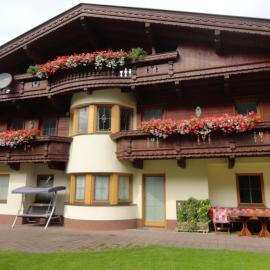 Ferienhaus Regina, hotel in Tux