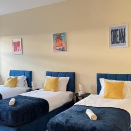 Two bed apartment by LURXURY STAYS, hotel in Leicester