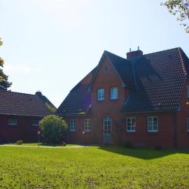 Haus Strandherz Hausteil Steuerbord, hotel u gradu 'Utersum'