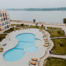 Aton Suites Luxor Resort East Bank Nile View, hotel u gradu Luksor