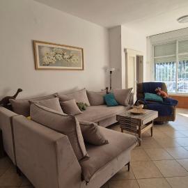 3 bedrooms by the sea-family space, хотел в Хайфа