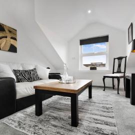 WhiskAwayStays - Field House - Apartment 1