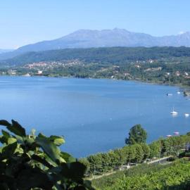 Emma Lake Apartment lago di Viverone, hotel u gradu Viverone