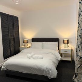 Stunning 4-Bed House in Bridgend