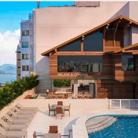 Refúgio carioca com piscina