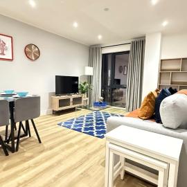 Bright and spacious Apartment, Hotel in Portishead