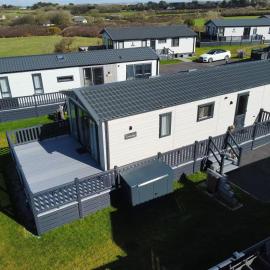 Stunning Lodge with sea and country views, sleeps 6
