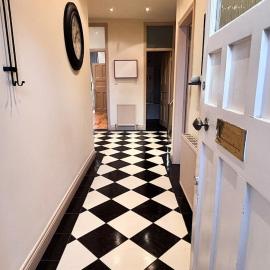 Glasgow City - Large Stylish 2 Bed Flat in Unique Ibrox Location Walking Distance to Subway and Free On-Street Parking