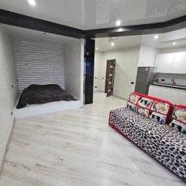 вулиця Дмитра Іващенка Апартаменти, hotel in Lutsk