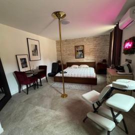 Chambre Master Parisienne, hotel in Balaruc-le-Vieux