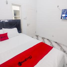 RedDoorz at Jalan Terusan Ryacudu near Exit Tol Kotabaru Lampung, hotel en Kedaton