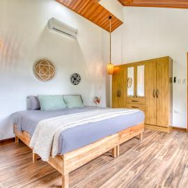 Luxury Beachfront Apartment with Oceanview Terrace, hotel din Puerto Viejo