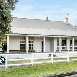 Summer Lodge-Esplanade frontage Character & charm, hotel in Victor Harbor