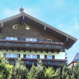 Chalet in Dienten with Ski-In Access & Sauna, hotel in Dienten am Hochkönig