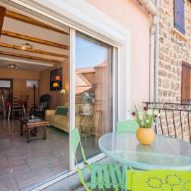 Maison le vieux Creissels 4pers balcon parking gratuit, hotel in Creissels