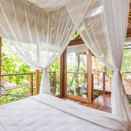 Coconut Corner - Ocean View Treehouse, hotel in Tanah Lot
