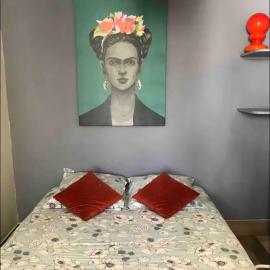 Confortables studios, Hotel in Bobigny