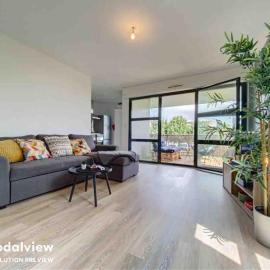 Appartement au bord du lac, hotel u gradu Tur