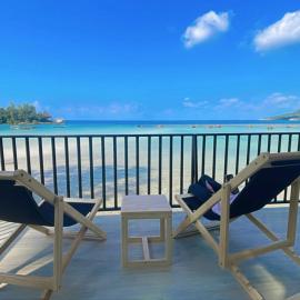 Honey moon Beach front in Chaloklum, hotel in Mae Haad