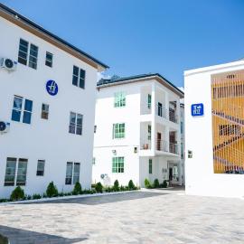 Escape to Luxury, HVillage, khách sạn ở Dawhwenya