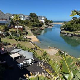 Comore House, St Francis Bay, hotel in Marina Glades