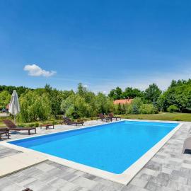 Awesome Home In Mala Ludina With Sauna, hotel v mestu Mala Ludina