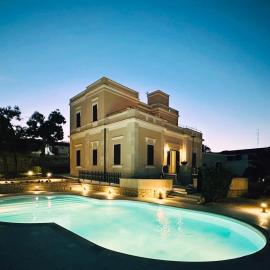 Villa Emy Boutique Bed & Breakfast、ビシェーリエのホテル