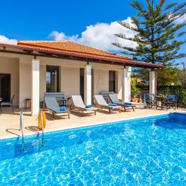 Villa Maro Large Private Pool AC WiFi