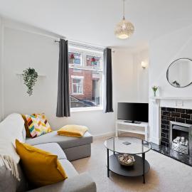 Contractors Relocators & Families Free Parking with Superfast Wi-Fi