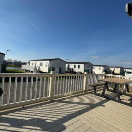 StaticHome-Sleeps6-Lakeview-Balcony-Parking-PetsOK